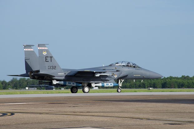 F-15E Strike Eagle mit störsender GPS