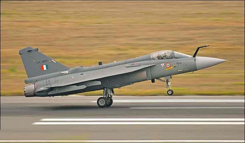 DRDO Mayavi mit Selbstschutz-Störsender