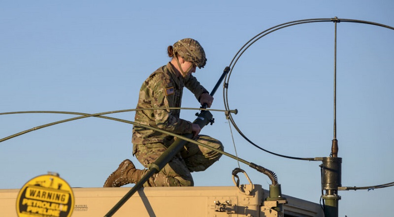 Humvee Funkgerät und Mobilfunk Störsender
